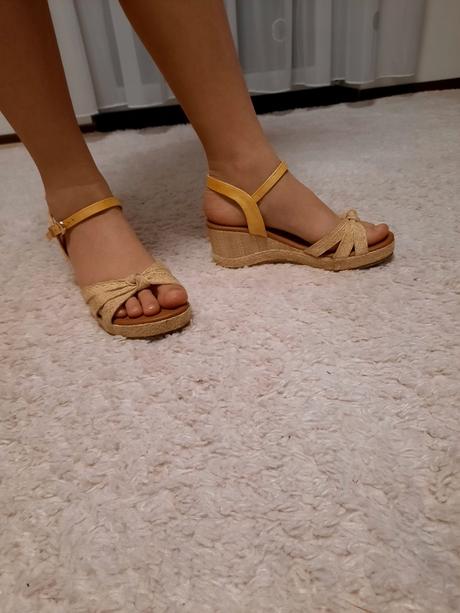 Žlté sandálky na platforme, deichmann,34