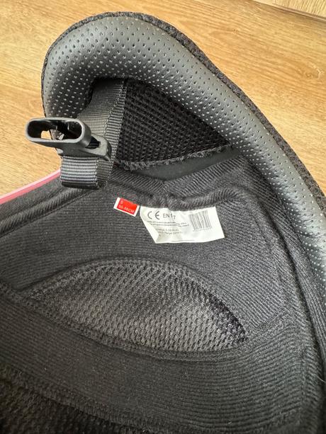 Lyžiarska prilba a okuliare v.s, s