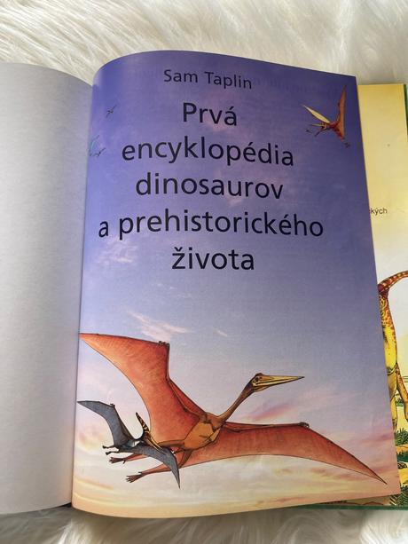 Dinosaury a prehistorický život,