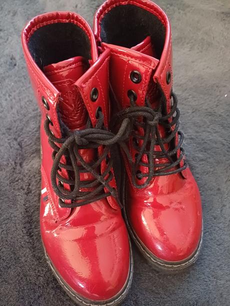 Lakované bordove cizmy, 33