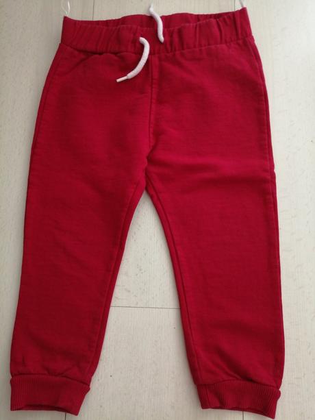 Tepláky červené c&a vel. 98, c&a,98