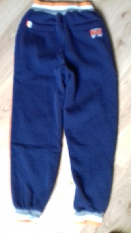 Hrubé tepláky., 152