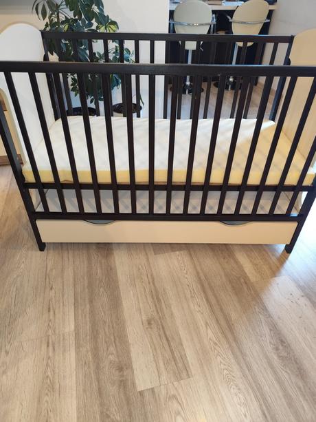 Predám detskú postieľku, šírka (cm): 60,dĺžka (cm): 120