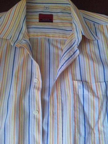 Pekná letná košeľa, 44