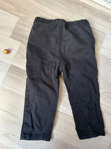 Čierne spoločenské nohavice, 92