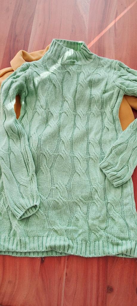 Svetríkove šaty, 140