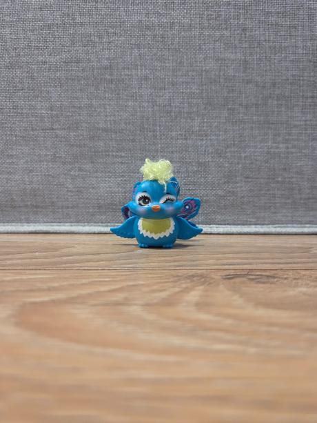 Bábika enchantimals páv,