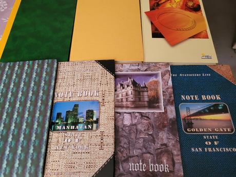 Zošity, obaly, zakladače a iné do domácnosti,