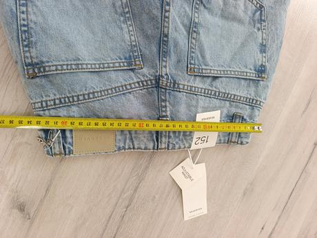 Moderné roztrhané rifle, reserved,146 / 152