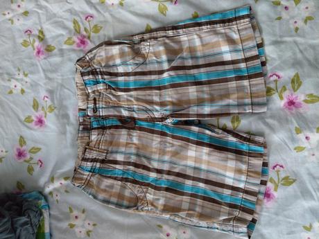 Bielobéžovohnedotyrkysové kraťasky h&m logg 104, h&m,104