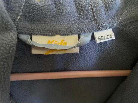 Prechodná bunda, 104