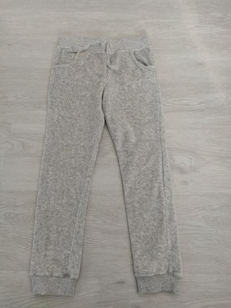 Velurove tepláky 6-7 rokov /len vyprate/, f&f,122