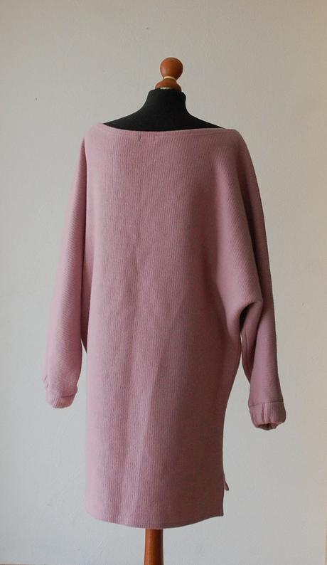 Štýlové pletené svetrové šaty na jedno rameno, m