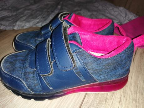 Balíček, tenisky 29, 104–116