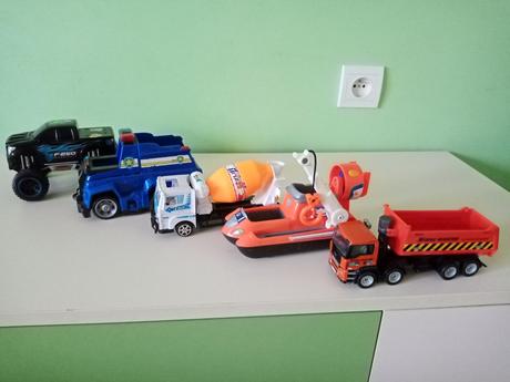 Kovové, plastové autá-19,20 cm,