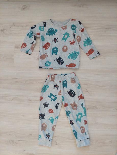 3 ks pyžamo, reserved,104