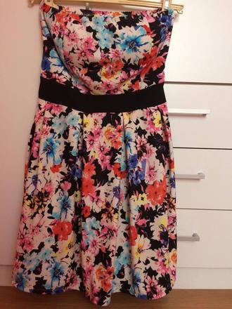 Krasne kvietkovane saty, s