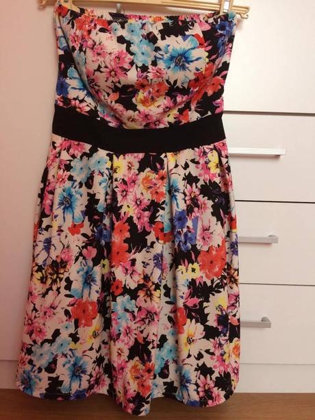 Krasne kvietkovane saty, s