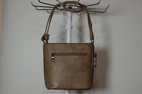 Bledohnedá kabelka, 