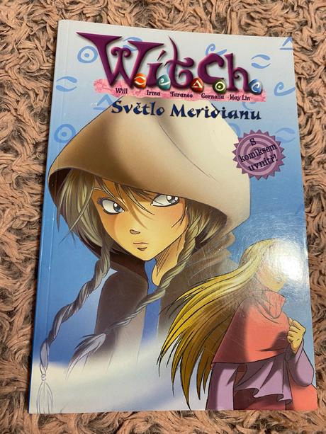 Witch s minikomixom vo vnútri knižky,