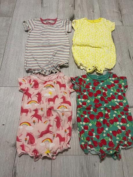 4 balenie letných overalov s krátkym rukávom, next,68