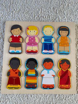 Monetssori vkladacka obyvatelia sveta, 