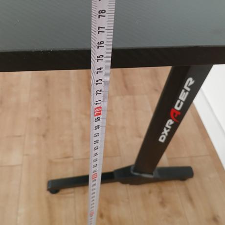 Hráčsky stôl dx racer,