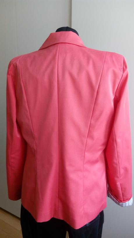Výrazne lososove sako nenosené zn. autentic leder, 44