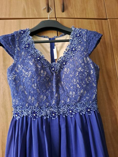 Spoločenské midi šaty, 42