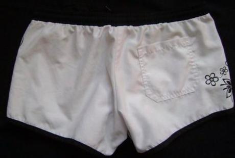 Bielo-čierne šortky vel.s, s