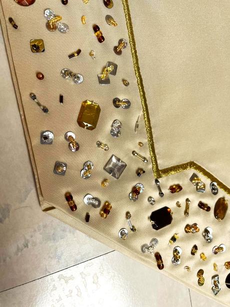 Luxusný obrus s kamienkami, 