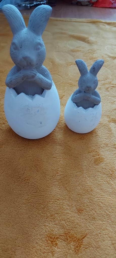 Veľkonočké zajace, polystyrenové vajíčka,sviečky, 