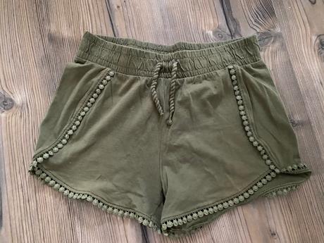 Šortky, c&a,146