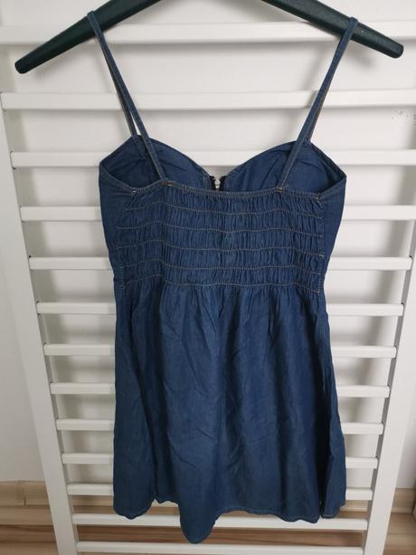 Riflové šaty na ramienka, s