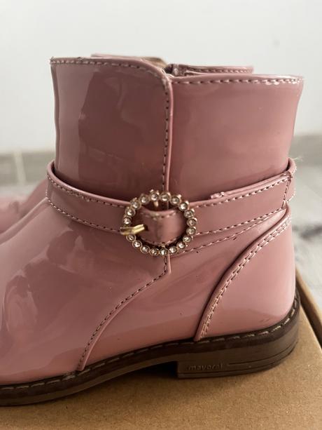 Ružové lakované čižmičky, mayoral,28