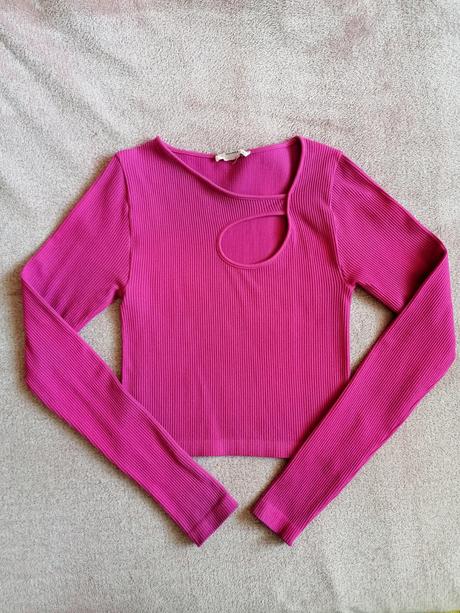 Seamless top so zaujímavým výstrihom, reserved,s