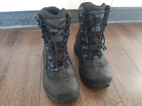 Snehule columbia  s postou., columbia,34