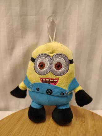 Plyšový mimoň bob vyšívané oči a prísavka, 20,5 cm,
