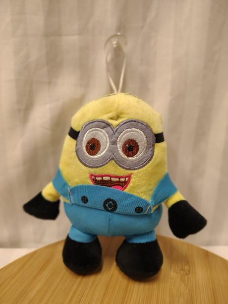 Plyšový mimoň bob vyšívané oči a prísavka, 20,5 cm,