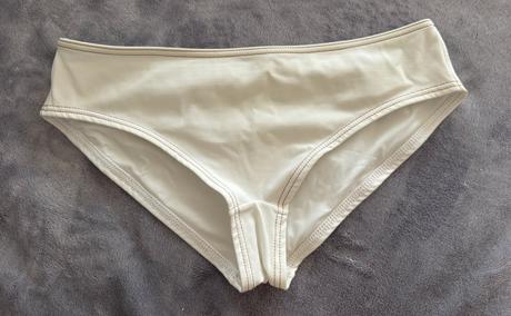 La perla spodok plaviek, s