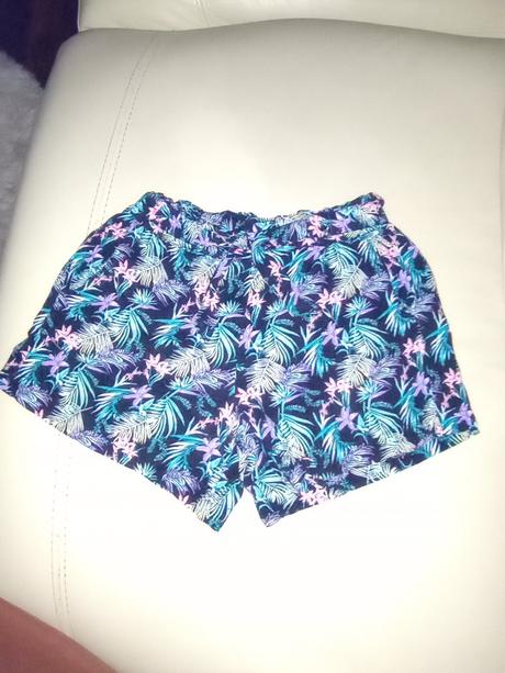 Ponúkam dievčenské kraťase, pepco,146