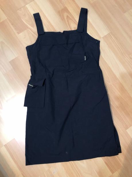 Dámske čierne šaty, m