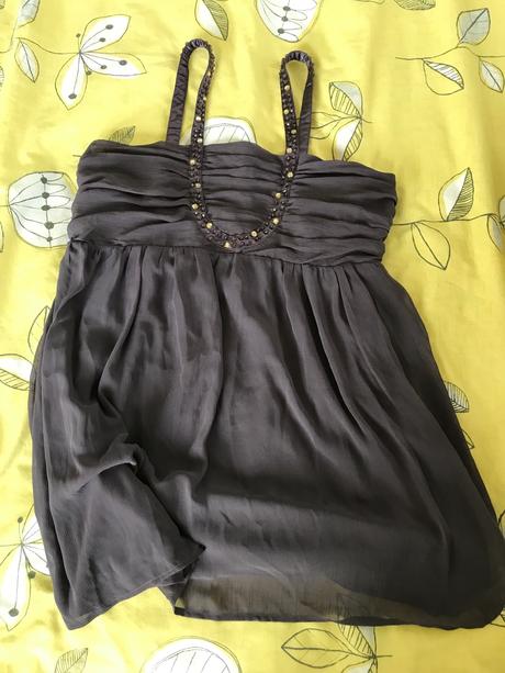 Tielko na príležitosť, atmosphere,40