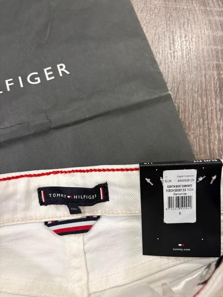 Tommy hilfiger nove biele riflove kratasy č.110, tommy hilfiger,110