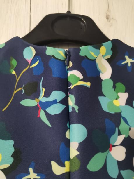 Šaty kvetované a navy modré, 104