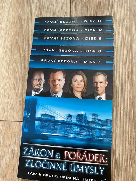 5 dvd zákon a poriadok, 