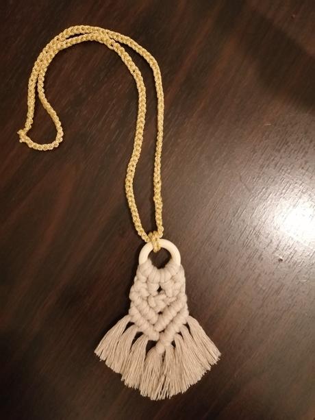 Nahrdelnik macrame, 