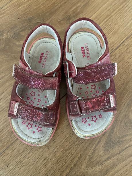 Sandálky, lasocki,25