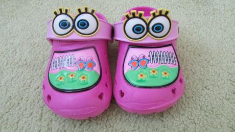 Veselé gumové crocsy za polovicu, 23