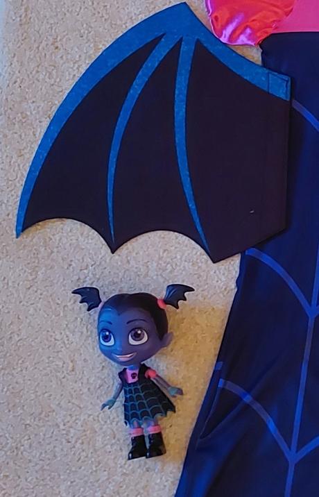 Vampirina s kridlami a babikou,